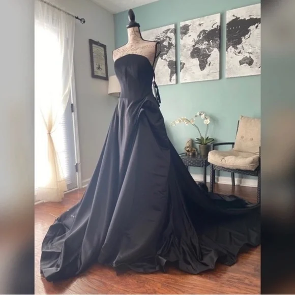 NWT Jovani black wedding dress, a-line ball gown prom dress or pageant gown sz 0 - Picture 3 of 3